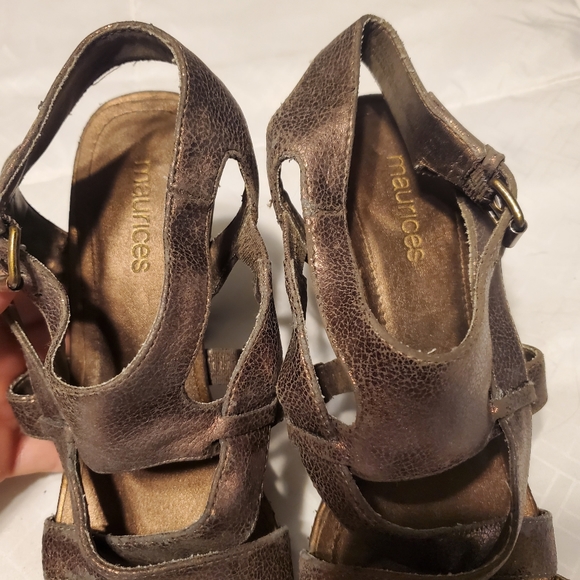 Maurices Bronze Strap Heels. Metallic bronz - Picture 3 of 4